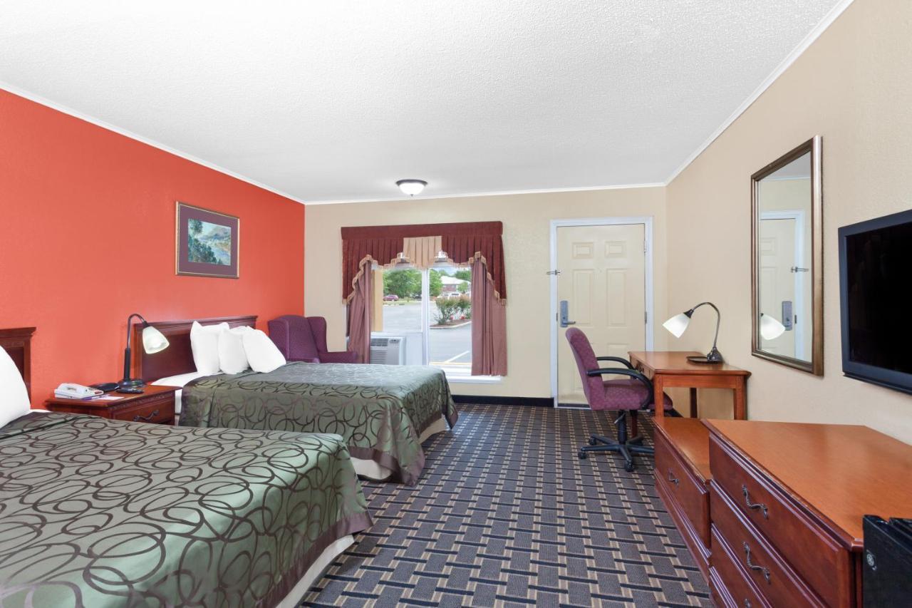 Travelodge By Wyndham Jackson I-40 Exit 82 Exterior photo