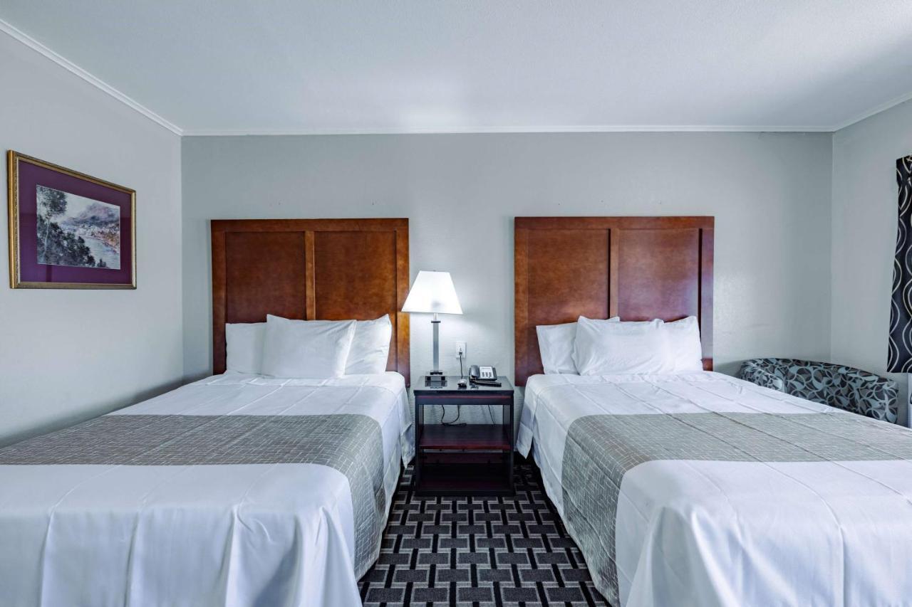 Travelodge By Wyndham Jackson I-40 Exit 82 Exterior photo